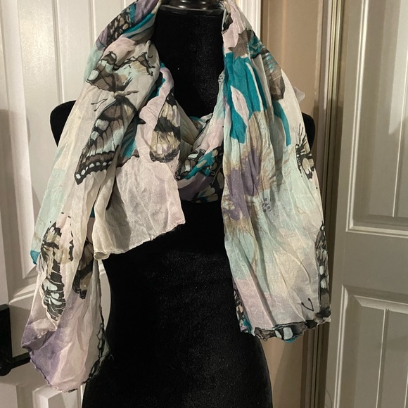 Kismet Scarf - Picture 2 of 3